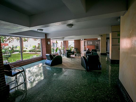 4th image of 5052 N Marine Dr APT B3
