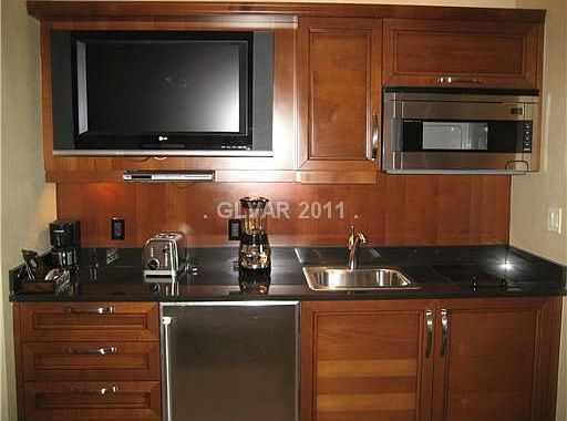 4th image of 135 Harmon Ave Unit 603