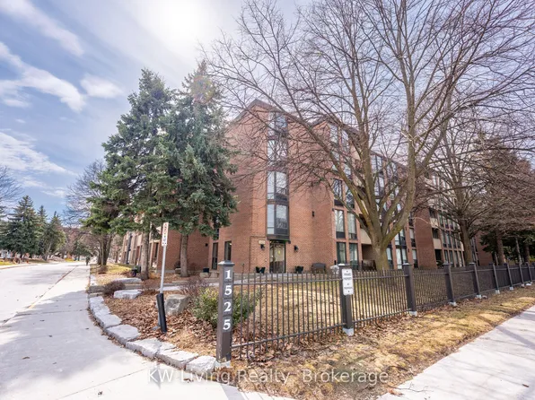 1525 Diefenbaker Ct #402, Pickering, ON L1V 3W1