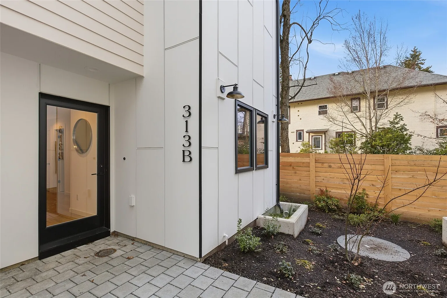 313 17th Avenue E #B photo 1