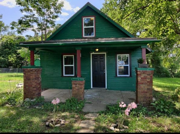 15703 E Independence Ave