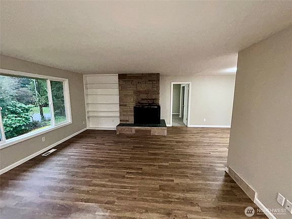 3rd image of 19221 100th Avenue NE