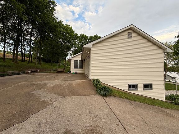 4th image of 406 Cove Rd