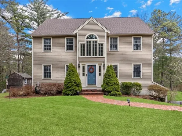 129 Russell Mills Rd, Plymouth, MA 02360