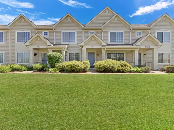 39616 N Warren Ln, Beach Park, IL 60083