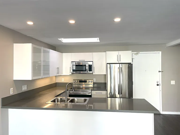 8338 Regents Rd #3O — Photo 3
