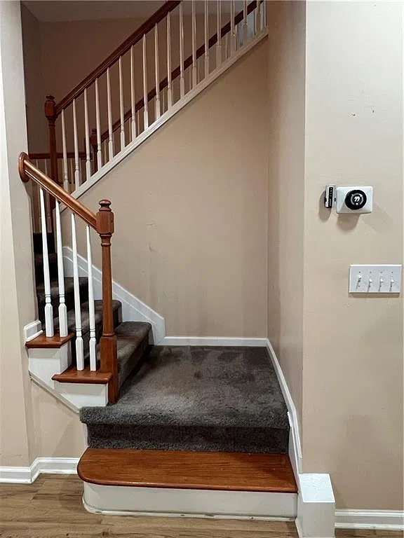 3 bed, 3.5 bath, 2567 sqft, $3,200 — Photo 4
