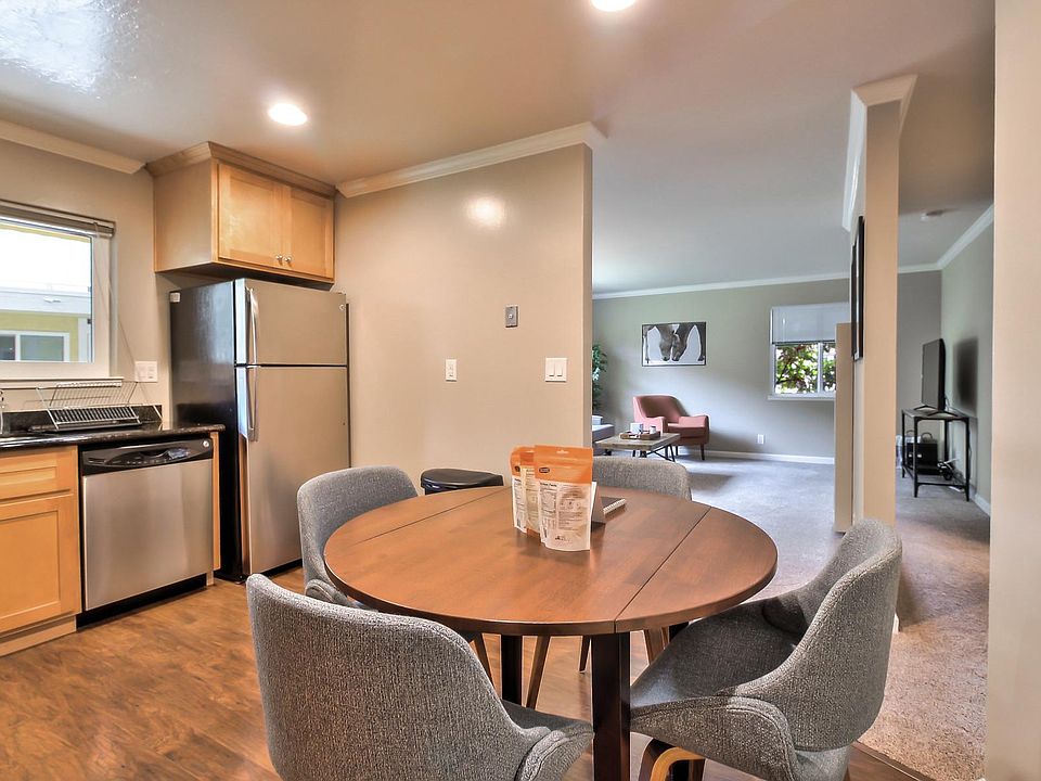 1st image of 30 Gladys Ct #19