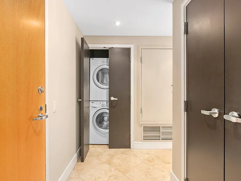 645 Front St #1006 — Photo 7