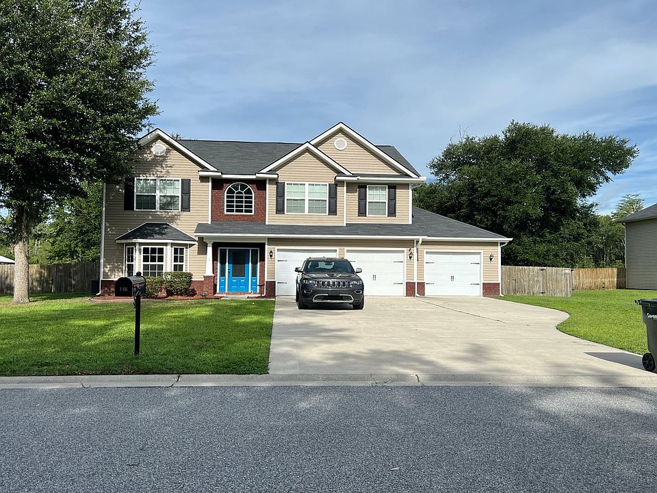 1st image of 136 NE Cumberland Dr