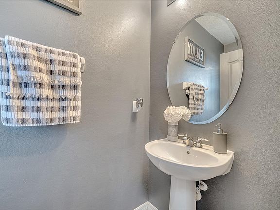 5th image of 5640 Silver Thistle Ln