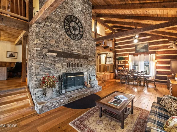 803 Blackberry Ridge Dr, Lenoir City, TN 37772