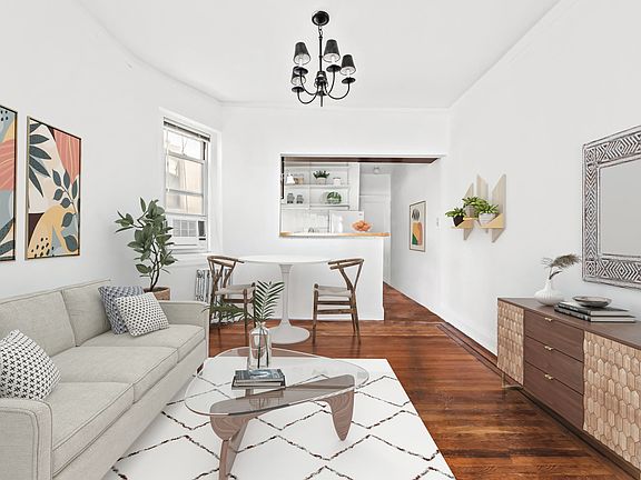 3rd image of 139 Norfolk St APT 4D