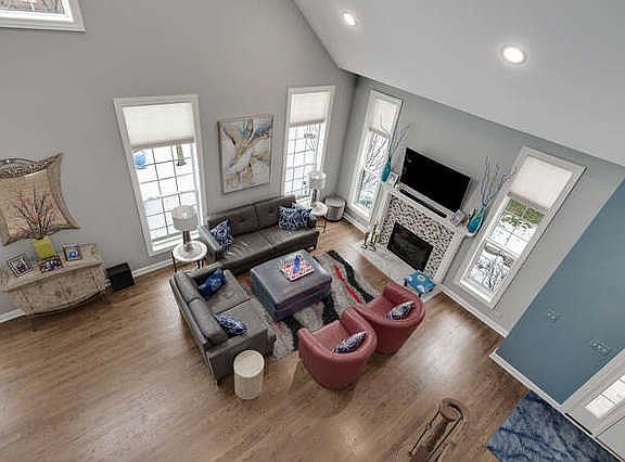 4th image of 1016 Hickory Dr