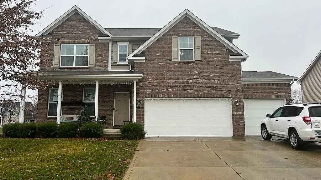 4 bed, 3.5 bath, 3840 sqft, $3,145 — Photo 1