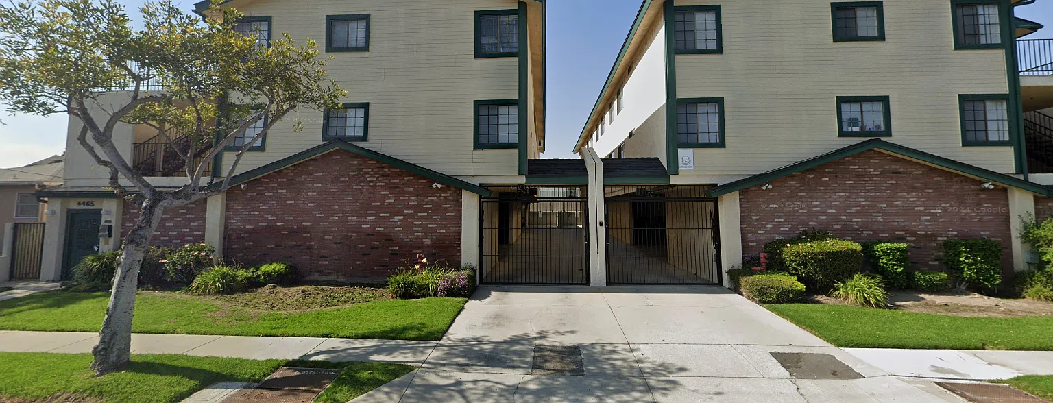2 bed, 1.5 bath, 825 sqft, $2,295 — Photo 1