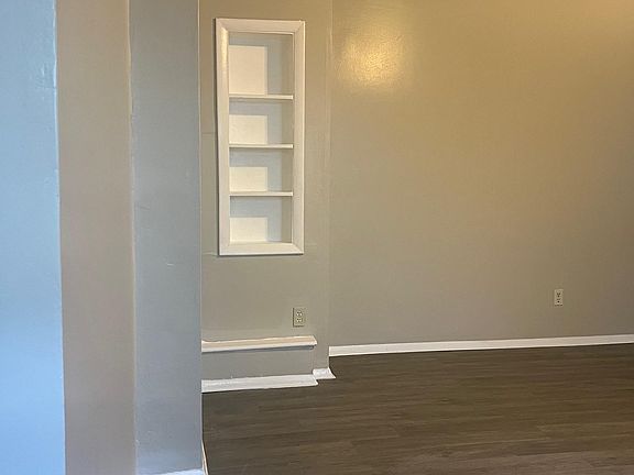 4th image of 3045 Beekman St APT 1