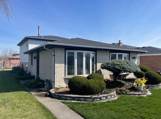 5860 W 76th St, Burbank, IL