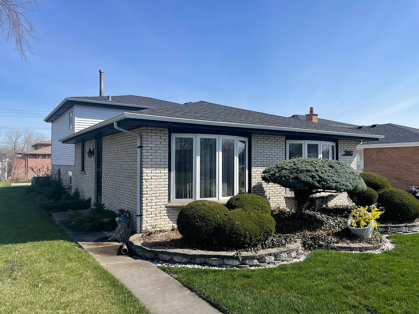 5860 W 76th St photo 1