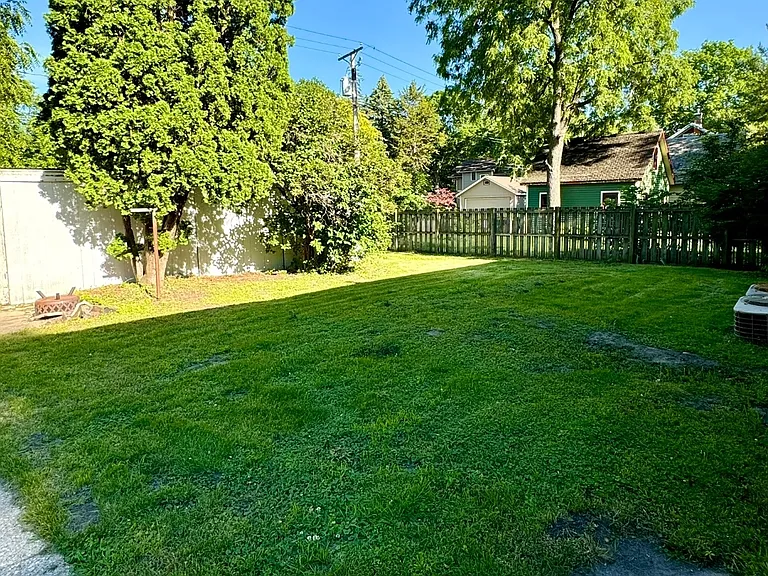 814 Douglas Ave — Photo 11