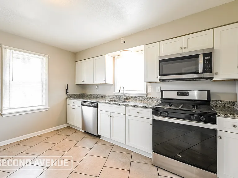 1721 Vanburen St — Photo 7
