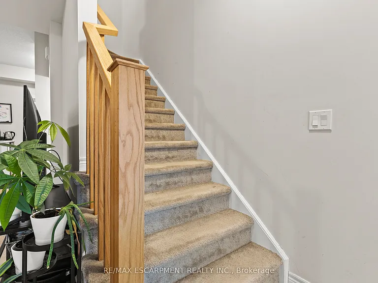 19 Picardy Dr #4 — Photo 18