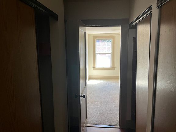 5th image of 419 E Thomas St APT 206