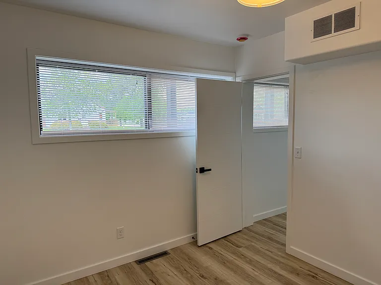 802 W Kemp Ave #1 — Photo 17