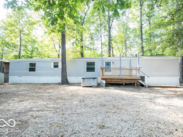 1810 Heatherlan Ln, North Vernon, IN 47265