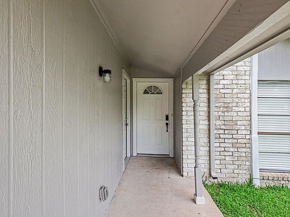 2nd image of 15430 Camino Del Sol Dr