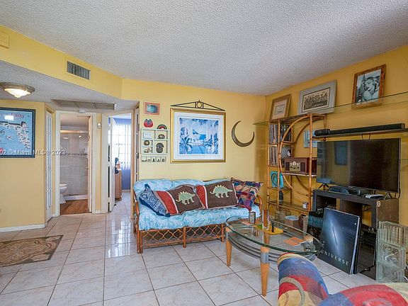 3rd image of 1533 S Liberty Ave #1533K