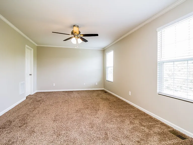 1016 Solomon Ln — Photo 9