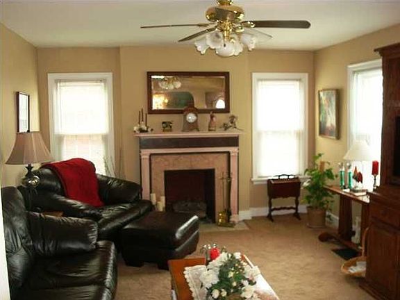 3rd image of 820 Linwood Ave