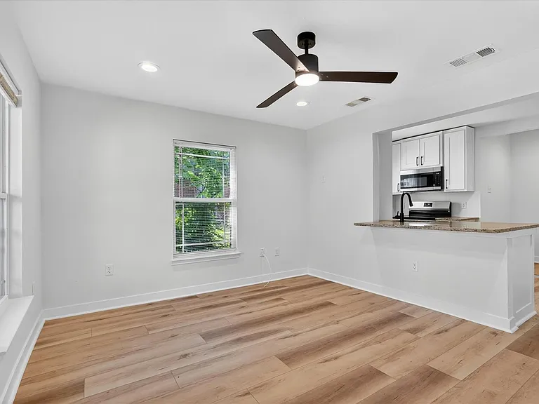 5616 Wellesley Ave — Photo 3