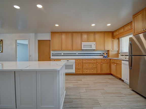 3rd image of 7109 Pickard Ave NE