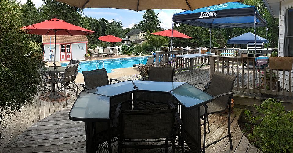 2nd image of 5247 Oakhill Dr