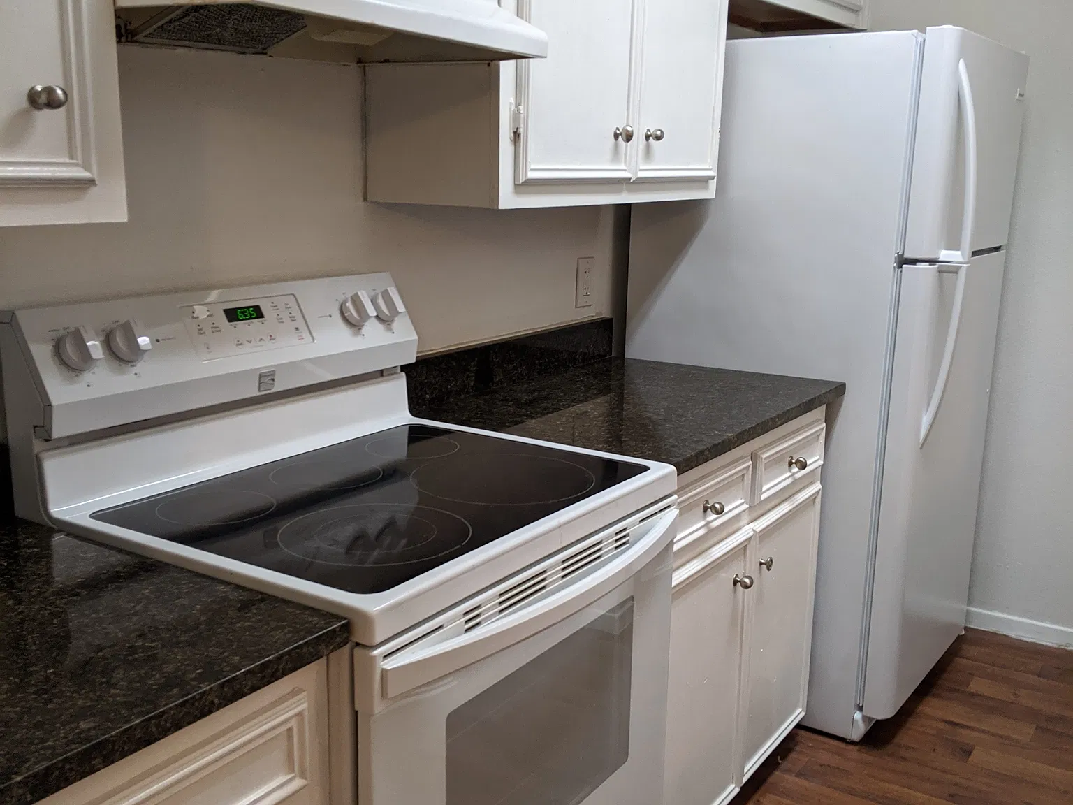 2 bed, 952 sqft, $1,300 — Photo 3