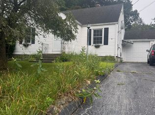 73 S 4th Ave, Taftville, CT 06380