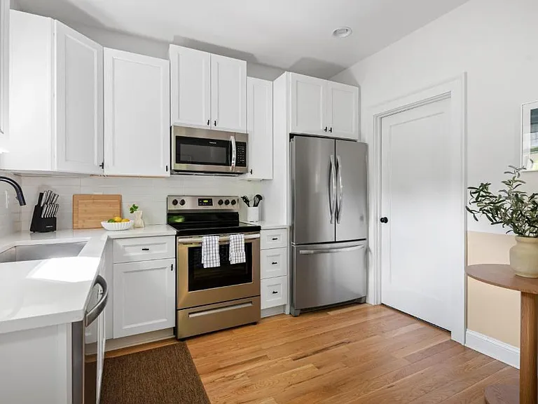 1054 Euclid Ave NE #CH — Photo 11