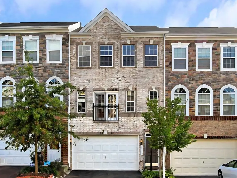 9087 Sandra Pl