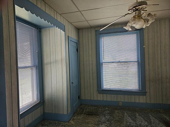 5th image of 414 N Western St