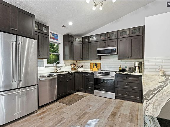 5th image of 106 Blackfoot Dr