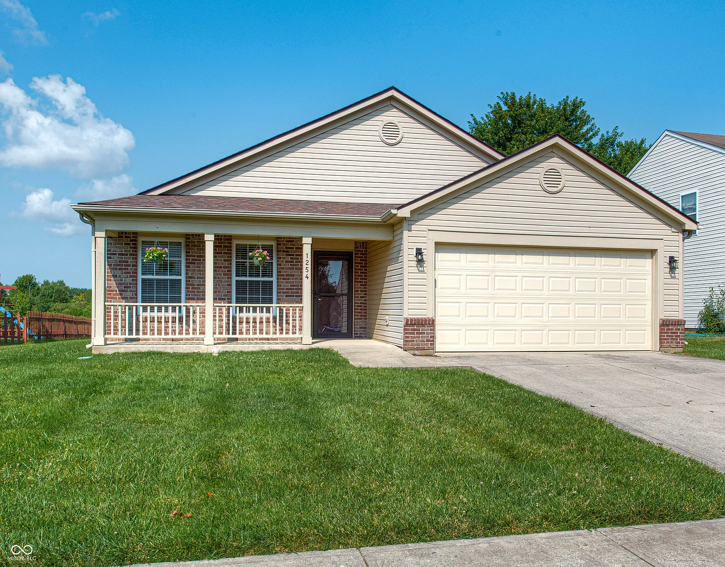 1254 Constitution Dr photo 1
