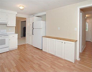 3rd image of 2399 Willow Dr