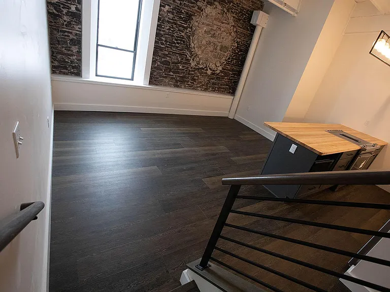 411 W Portage Ave #7 — Photo 31
