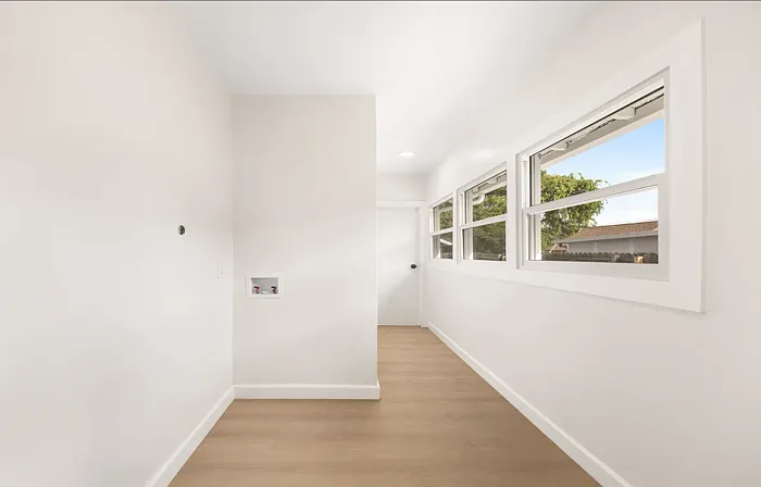 1166 N El Molino Ave — Photo 17