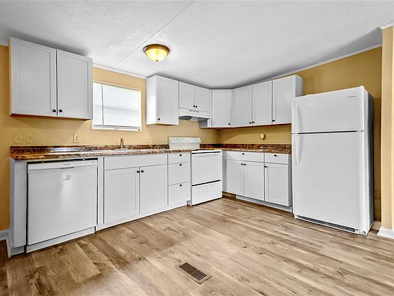 5th image of 2789 Avondale St