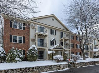 Oak Brook Condominium, Manchester, NH 03102-0000