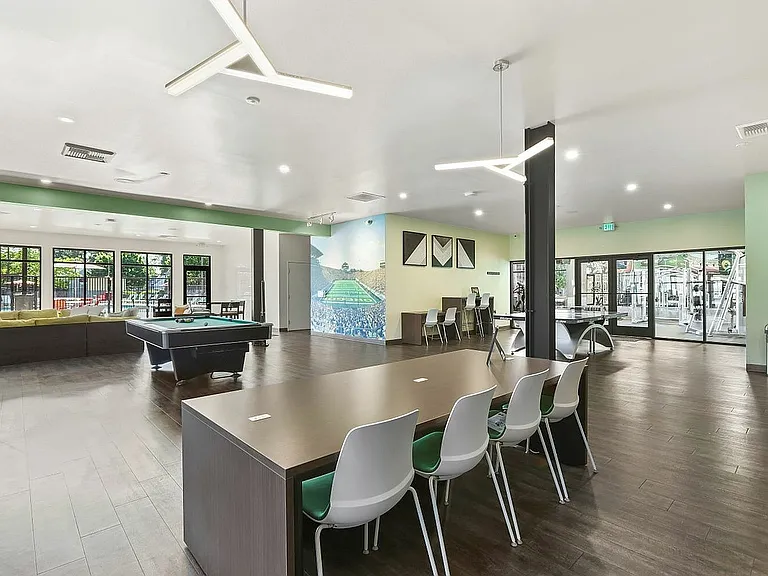 3225 Kinsrow Ave - WEB-21