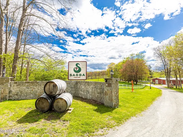 383 Pitts Rd, Malden Bridge, NY 12115